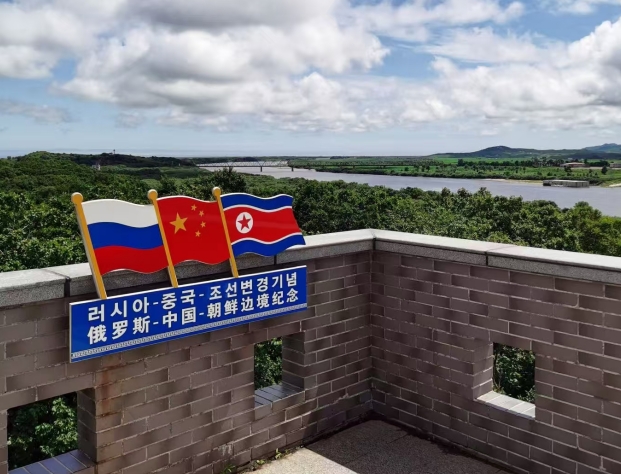 （拼团）2-8人商务车延吉起止|日光山|百年部落|上门接送|图们边境|防川边境|东方第一村|珲春防川龙虎阁|土字碑|洋馆坪路堤